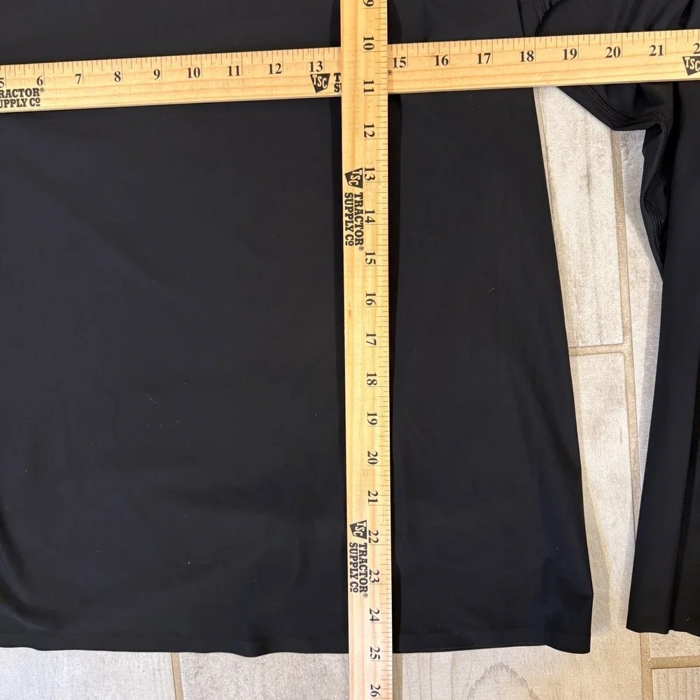 Lululemon Black Long Sleeve Athletic Top Women Size S Designed‎ in Vancouver